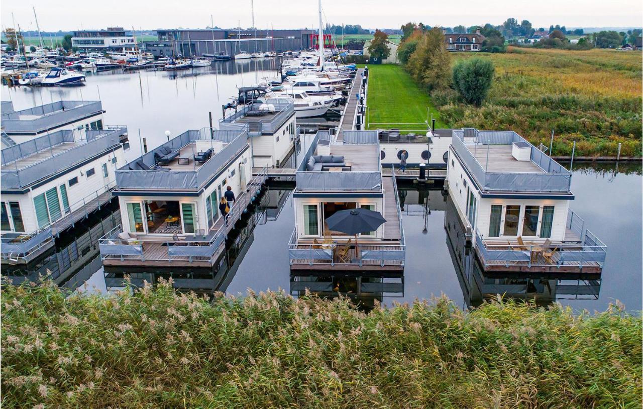 Stunning Ship In Aalsmeer With Harbor View Buitenkant foto
